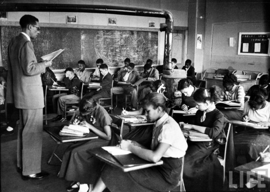 "Black Schoolroom," United States (Image source: http://readcontra.com/2014/05/why-white-people-matter-the-american-school-system/)